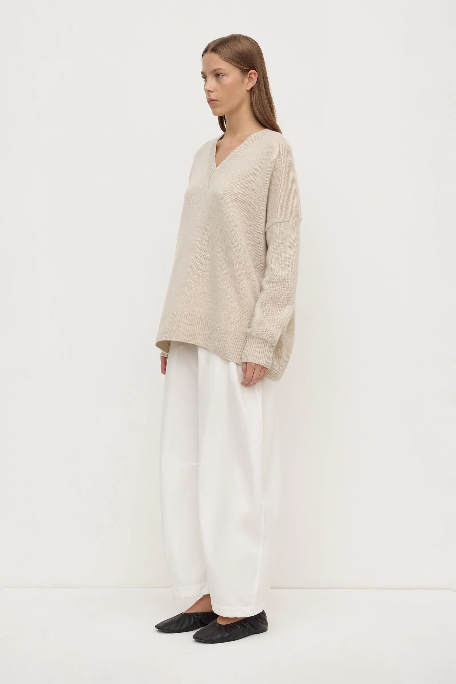 Alora Cashmere V Neck Knit - Image 3