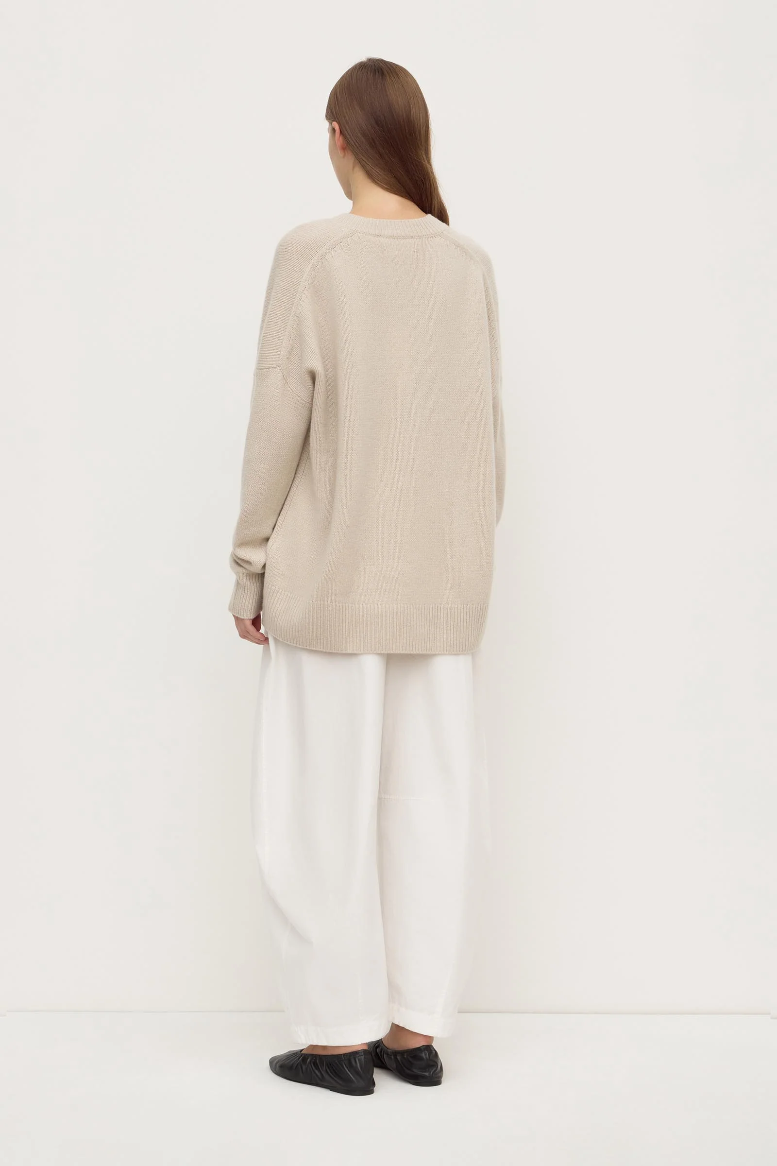 Alora Cashmere V Neck Knit - Image 4