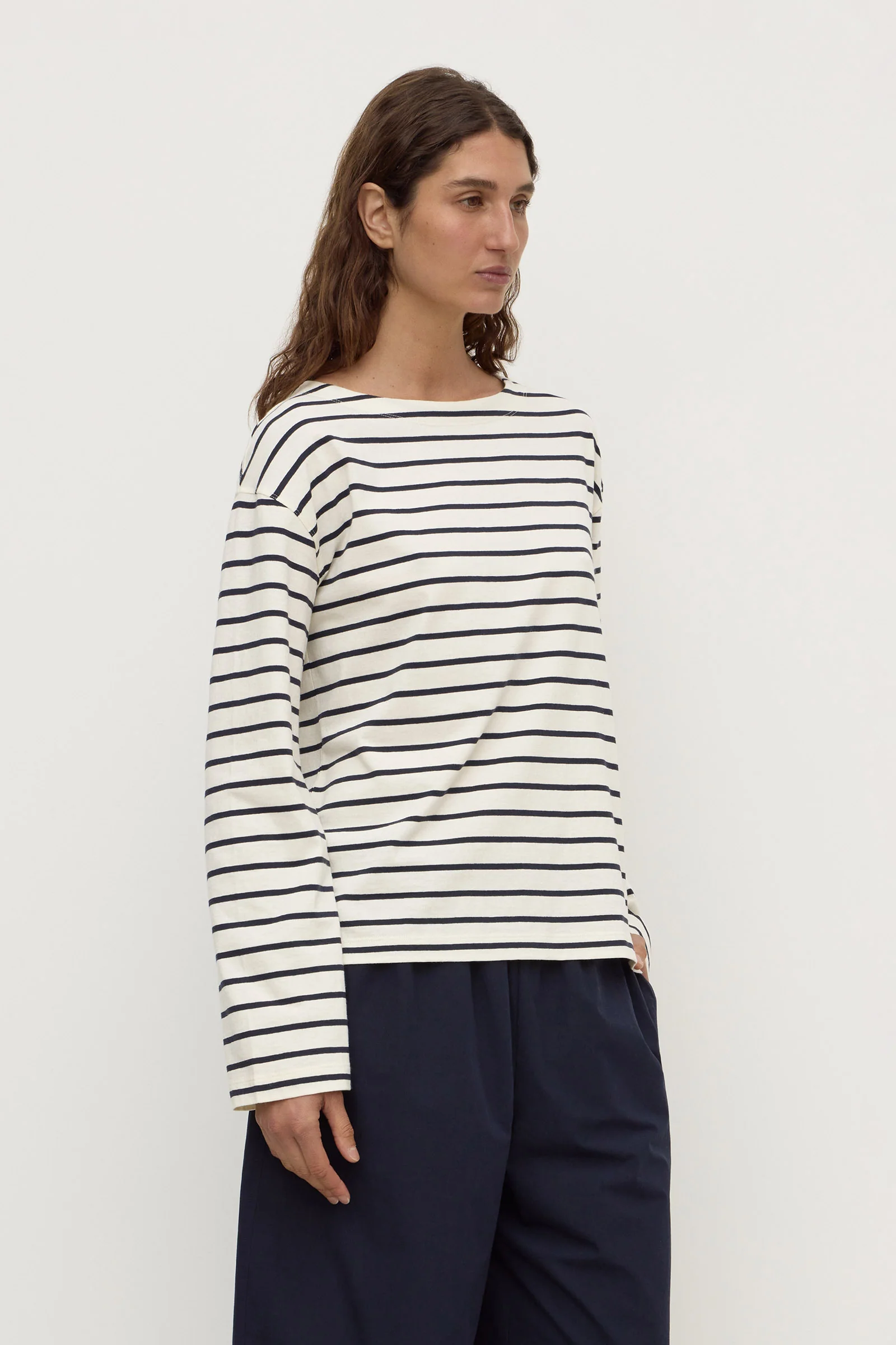 Bonne Long Sleeve Tee - Image 3