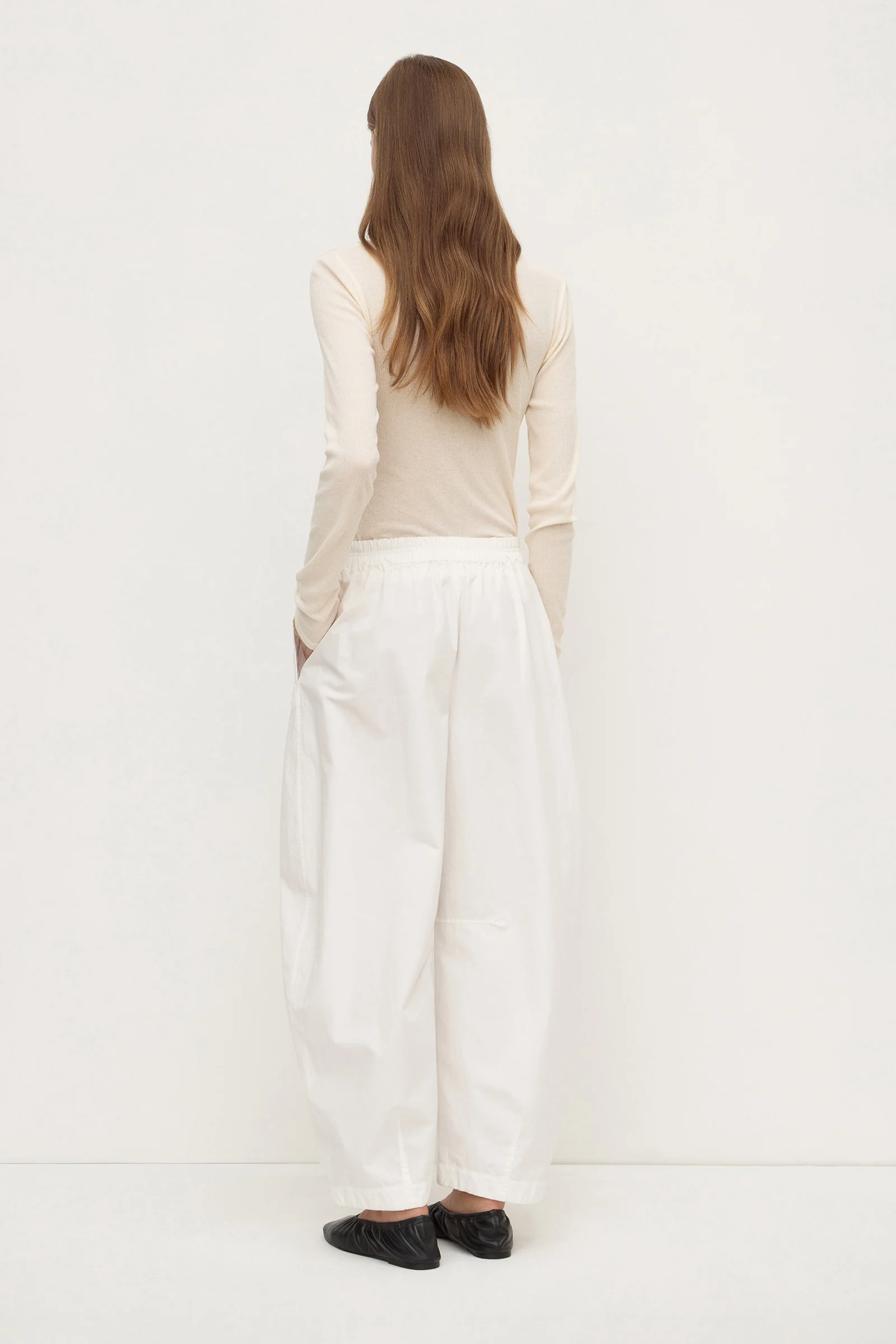 Lola Barrel Pant - Image 4