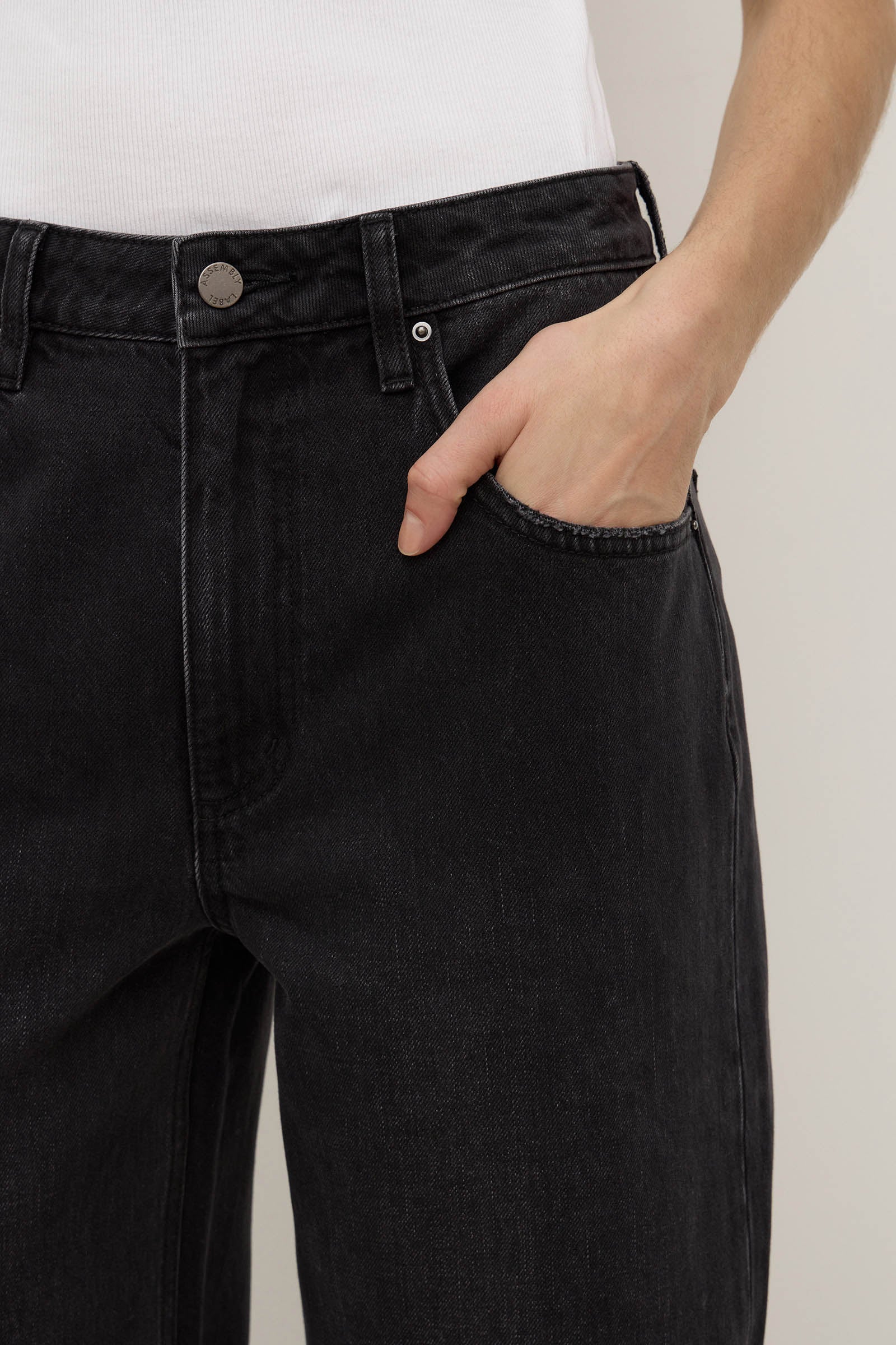 Low Curve Mid Rise Jean - Image 5