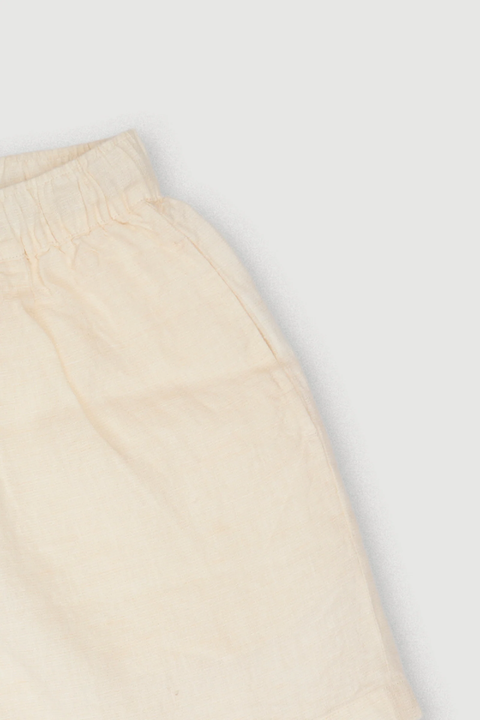 Re-Worn Womens Linen Relaxed Short - Image 2