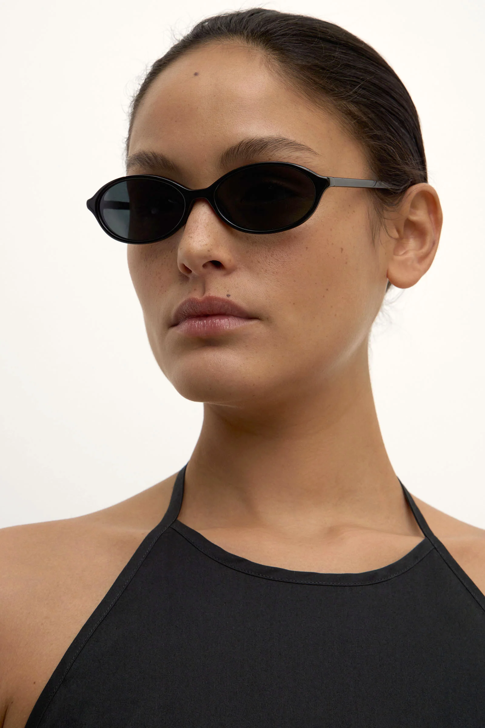 Slim Oval Frame - Image 2